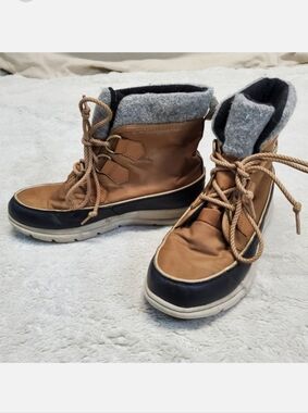 Sorel Explorer Carnival Tan‎ Gray Fuzzy Waterproof Boots Women 7.5 Cozy Winter